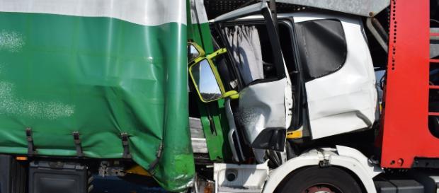 Der Lastwagenfahrer wurde zum Glück nur leicht verletzt. Foto: rn-aktuell.de Der Lastwagenfahrer wurde zum Glück nur leicht verletzt. Foto: rn-aktuell.de