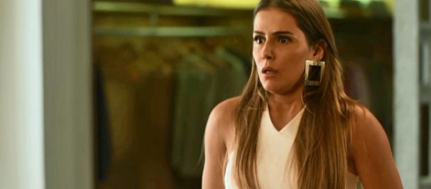 Karola, personagem de Segundo Sol. Karola, personagem de Segundo Sol.