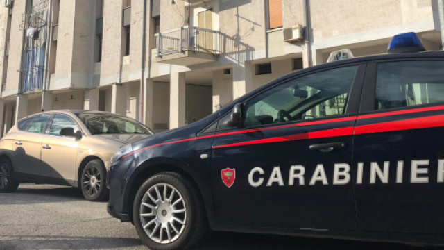 Taranto, in coma profondo bimba gettata dal balcone dal padre