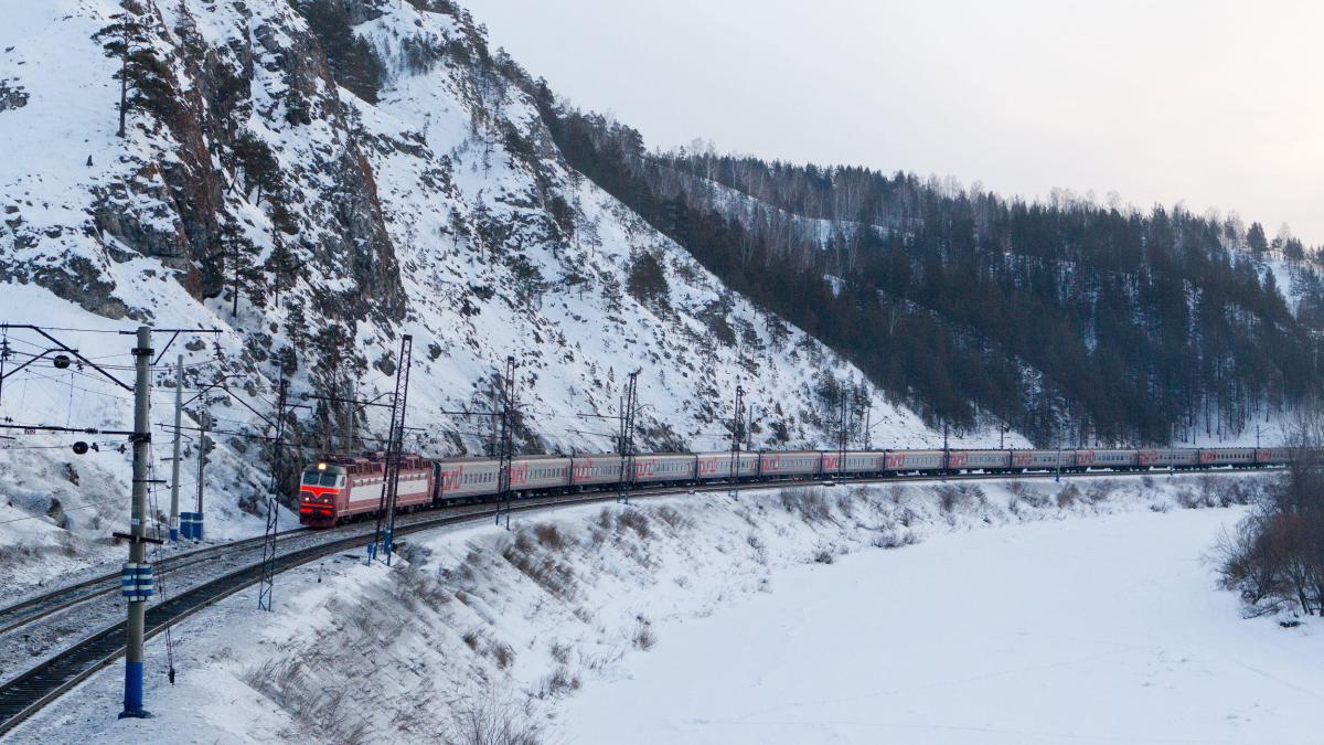 Russia, crolla un ponte sulla ferrovia Transiberiana: un ferito
