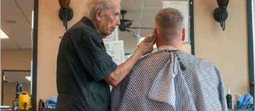Barbiere napoletano da record: a 107 anni lavora ancora - Internapoli