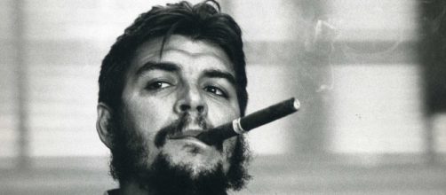 Ernesto Che Guevara, il rivoluzionario comunista celebrato anche dalla destra