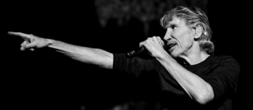 Brasile: Roger Waters attacca il candidato di destra Bolsonaro: 'Resistere al neofascismo'.