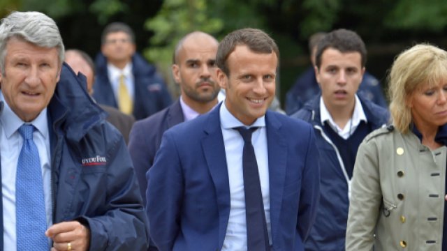 Emmanuel Macron et Philippe de Villiers au Puy du Fou : l'ancien homme politique se dit déçu de l'action présidentielle