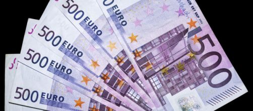 I 10 calciatori di serie A più pagati della stagione 2018-2019.