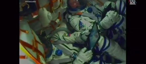 Soyuz precipita: gli astronauti stanno bene.