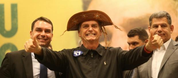 Jair Bolsonaro pretende focar sua campanha no interior do Nordeste para obter mais votos naquela região (Foto: Wilson Junior/AE) Jair Bolsonaro pretende focar sua campanha no interior do Nordeste para obter mais votos naquela região (Foto: Wilson Junior/AE)