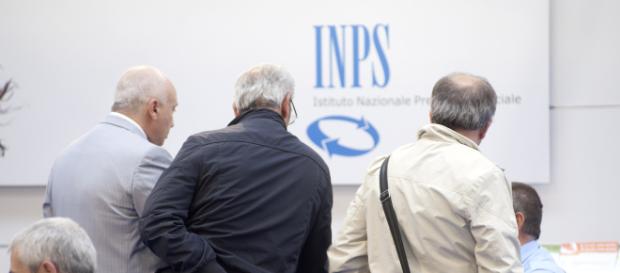 Pensioni 2019, con la quota 100 tornano le finestre mobili e si ferma l'aspettativa di vita sulle pensioni anticipate. Pensioni 2019, con la quota 100 tornano le finestre mobili e si ferma l'aspettativa di vita sulle pensioni anticipate.