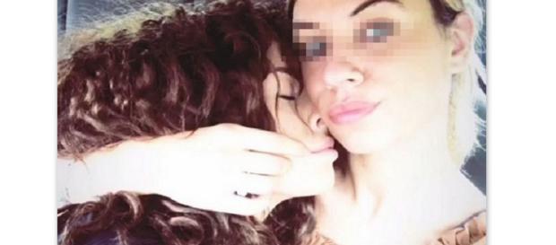 Sara Affi Fella ritorna sui social, Raffaella Mennoia non l'ha perdonata Sara Affi Fella ritorna sui social, Raffaella Mennoia non l'ha perdonata
