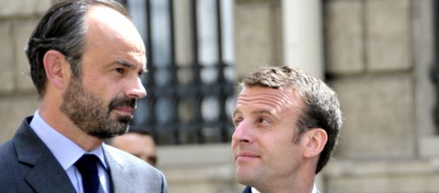Sondage : Édouard Philippe plus populaire qu'Emmanuel Macron Sondage : Édouard Philippe plus populaire qu'Emmanuel Macron