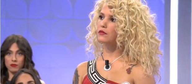 MYHYV: Álex acusa a una de sus pretendientas de engañarle y ella le amenaza con irse MYHYV: Álex acusa a una de sus pretendientas de engañarle y ella le amenaza con irse