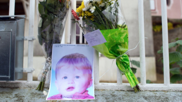 Les parents du petit Bastien, tué dans un lave-linge, devant la ... - lefigaro.fr