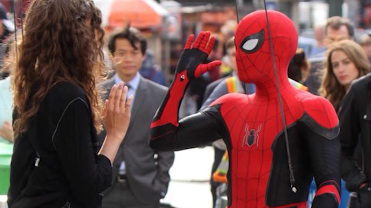 leaked bts photos reveal peters new suit for far from home movie image credit emergency awesomeyoutube screencap 2119515