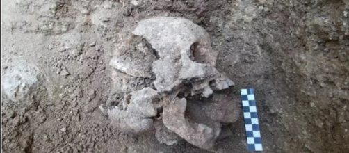 Bambino vampiro sepolto in Umbria: le indagini degli archeologi