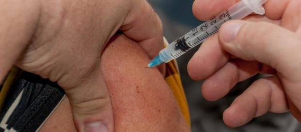 Influenza: il vaccino è pronto e per alcuni è gratuito Influenza: il vaccino è pronto e per alcuni è gratuito
