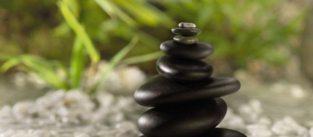 O Feng Shui é a arte milenar de harmonização energética dos ambientes. O Feng Shui é a arte milenar de harmonização energética dos ambientes.