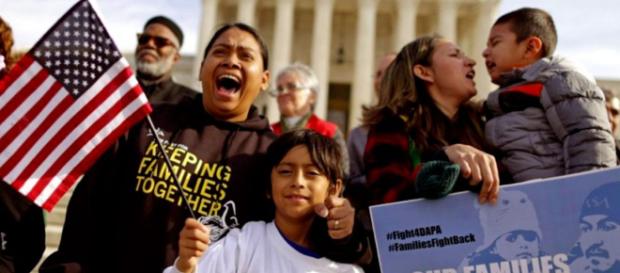 Residentes latinos de EEUU piden poner fin a política de separación familiar. - com.ar Residentes latinos de EEUU piden poner fin a política de separación familiar. - com.ar