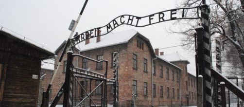 AUSCHWITZ - BIRKENAU "la follia umana" POLONIA nazi camp in ... - youtube.com