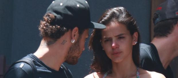 Bruna Marquezine insinua que Neymar votou em Bolsonaro e revolta fãs - com.br Bruna Marquezine insinua que Neymar votou em Bolsonaro e revolta fãs - com.br
