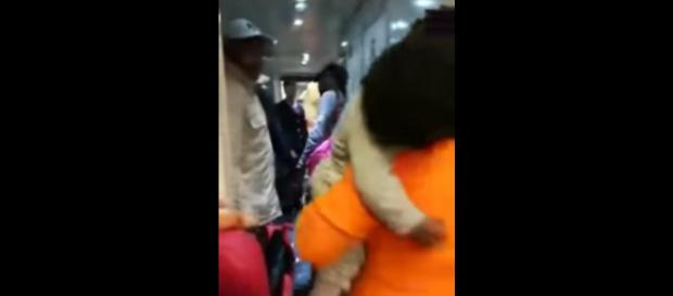 Cagliari, capotreno donna fa scendere i migranti senza biglietto Cagliari, capotreno donna fa scendere i migranti senza biglietto
