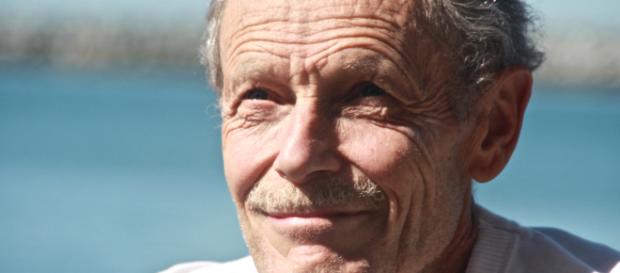 Erri De Luca attacca il Governo ma critica anche le opposizioni Erri De Luca attacca il Governo ma critica anche le opposizioni