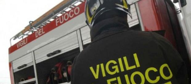 Milano, fiamme in due depositi di rifiuti: 'Tenete chiuse le finestre' Milano, fiamme in due depositi di rifiuti: 'Tenete chiuse le finestre'
