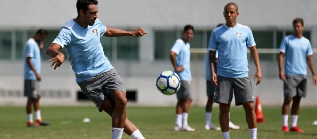 Com três gols, Júnior Dutra foi o destaque da vitória do Flu sobre o Maricá em jogo-treino (Foto: Lucas Merçon) Com três gols, Júnior Dutra foi o destaque da vitória do Flu sobre o Maricá em jogo-treino (Foto: Lucas Merçon)