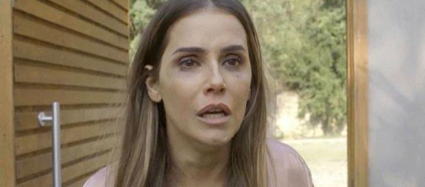 Karola vai parar nas ruas de Salvador e será resgatada pelo personagem de Hugo Moura Karola vai parar nas ruas de Salvador e será resgatada pelo personagem de Hugo Moura