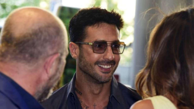 Fabrizio Corona si scaglia contro Ilary Blasi: 'Non mi vuole in trasmissione, si spaventa'