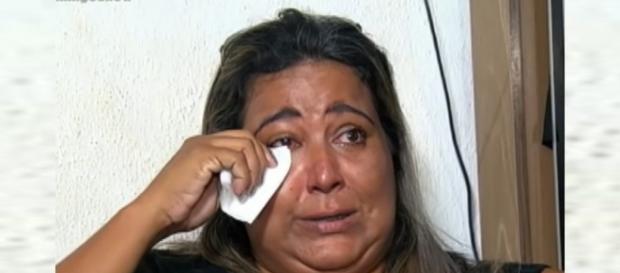 Cida lamenta ter sido enganada e perder tudo Cida lamenta ter sido enganada e perder tudo