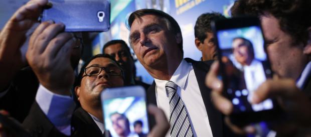 Militares, principalmente da reserva, veem Bolsonaro como uma ótima opção para o Brasil. (foto reprodução). Militares, principalmente da reserva, veem Bolsonaro como uma ótima opção para o Brasil. (foto reprodução).