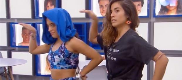 Noelia y Julia,en la Academia antes de la discusión. / YouTube Noelia y Julia,en la Academia antes de la discusión. / YouTube