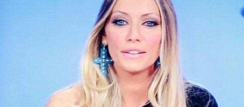 Karina Cascella si sposa, lo annuncia a Uomini e Donne