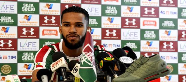 Everaldo rechaça acomodação por conta de atrasos no Flu (Foto: Lucas Merçon) Everaldo rechaça acomodação por conta de atrasos no Flu (Foto: Lucas Merçon)