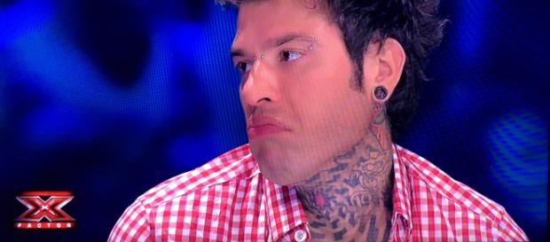 Fedez si scaglia contro Striscia la notizia Fedez si scaglia contro Striscia la notizia