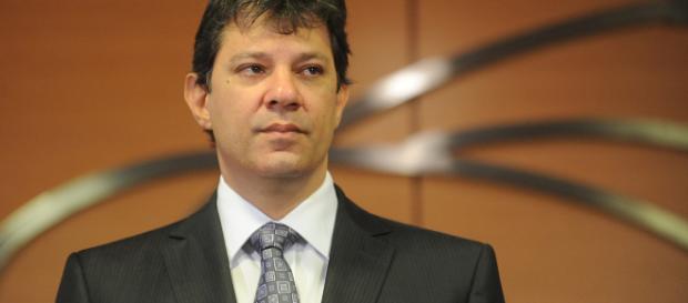 Haddad acusa Sérgio Moro de cometer erro na sentença de Lula. (foto reprodução). Haddad acusa Sérgio Moro de cometer erro na sentença de Lula. (foto reprodução).