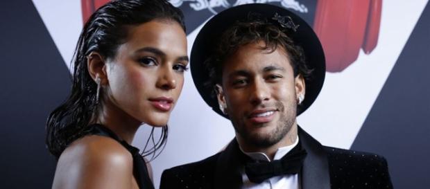 Bruna Marquezine assume fim do relacionamento com o jogador Neymar. Bruna Marquezine assume fim do relacionamento com o jogador Neymar.
