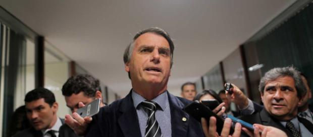 Campanha de Boslonaro reage e prepara processos contra Haddad Campanha de Boslonaro reage e prepara processos contra Haddad