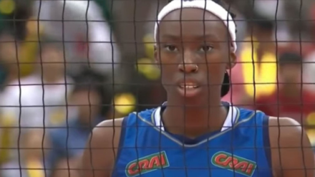 La giocatrice Paola Egonu a rete