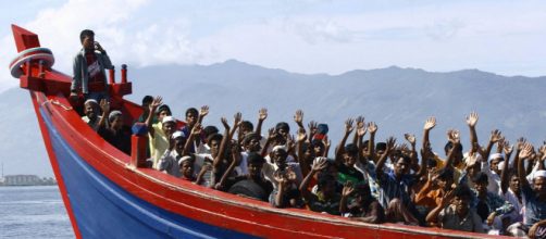 Migranti, secondo il Viminale sbarchi calati dell'80% nel 2018