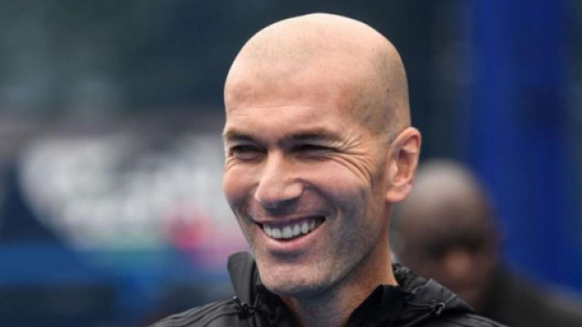 Zinédine Zidane a peu de chances de devenir le coach de Manchester United, selon Christophe Dugarry