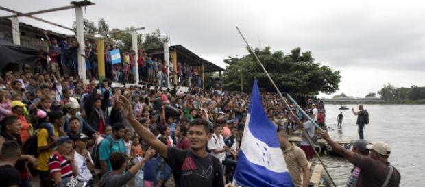 Caravana de inmigrantes hondureños arribó a México Caravana de inmigrantes hondureños arribó a México