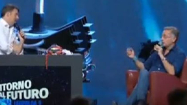 Renzi-Bonolis alla Leopolda parlano del momento italiano