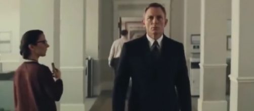 BOND 25 : RISICO - Teaser Trailer (2018) | Daniel Craig James Bond Movie Promo Trailer | Fan Made [Image courtesy – Movie Craft YouTube video]