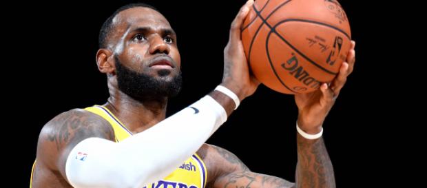 NBA - Programme de la nuit (4/10) : Le King contre les Kings - parlons-basket.com NBA - Programme de la nuit (4/10) : Le King contre les Kings - parlons-basket.com