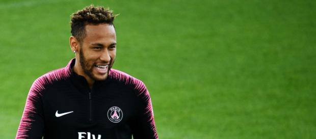 Neymar balaie la rumeur Real Madrid : «J'ai un contrat avec le PSG ... - lefigaro.fr Neymar balaie la rumeur Real Madrid : «J'ai un contrat avec le PSG ... - lefigaro.fr