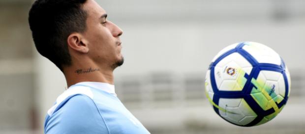 Sem Léo, Dodi pode ser o lateral-direito do Flu contra o Nacional (Foto: Globo.com) Sem Léo, Dodi pode ser o lateral-direito do Flu contra o Nacional (Foto: Globo.com)
