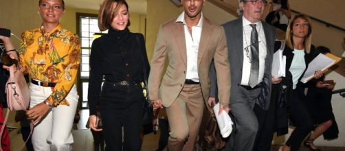 Fabrizio Corona e Silvia Provvedi: mano nella mano in tribunale ... - sologossip.it