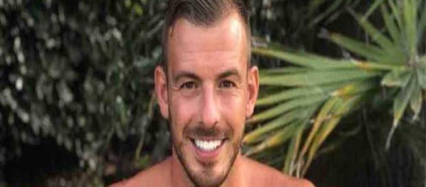 Victime d'une usurpation d'identité, Julien Bert est arrêté par la police tunisienne Victime d'une usurpation d'identité, Julien Bert est arrêté par la police tunisienne