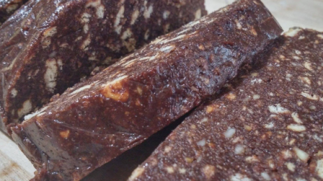 Il salame di cioccolato e la sua preparazione